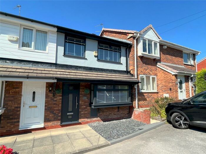 Houses for sale & to rent in SK16 4DY, Chapel Street, Dukinfield Dukinfield