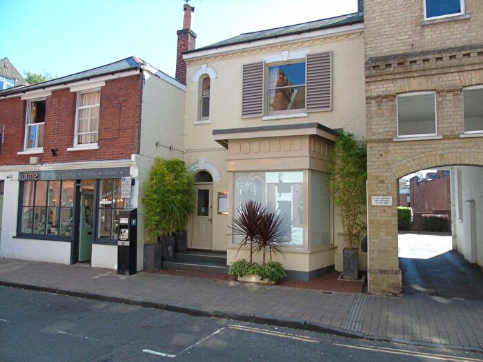 3 Bedroom Flat To Rent In Parchment Street, Winchester, SO23