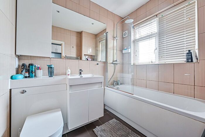 Studio To Rent In Streatham Vale, London, SW16