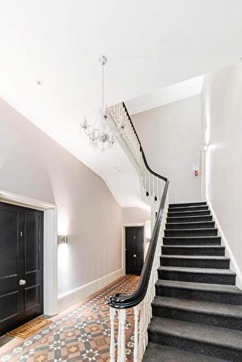 1 Bedroom Flat To Rent In Pelham Crescent, Nottingham, Nottinghamshire, NG7
