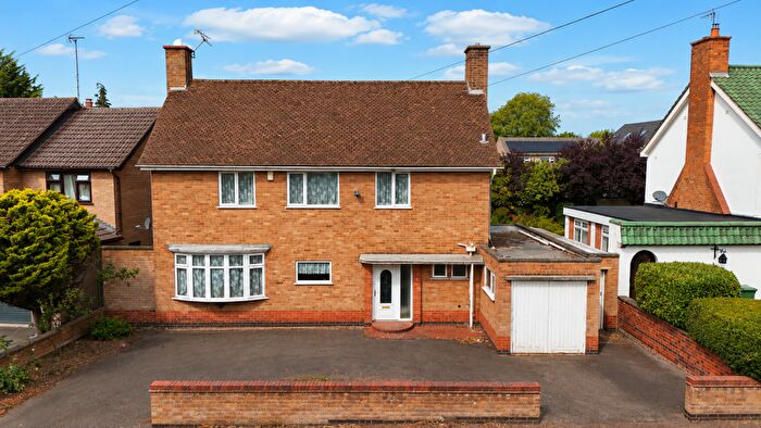 4 Bedroom Detached House For Sale In Southernhay Road, Stoneygate, LE2