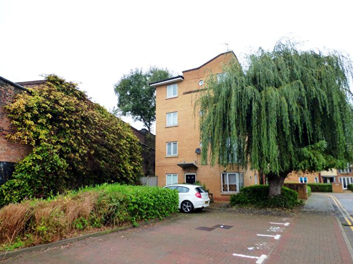 1 Bedroom Flat To Rent In Shalbourne Square, Homerton, E9