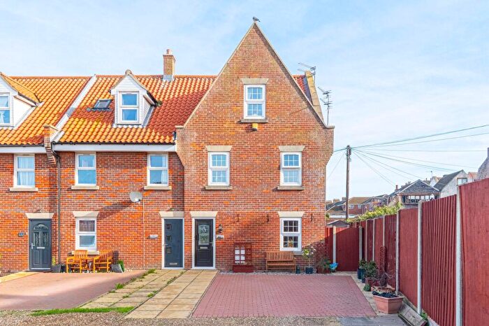 3 Bedroom End Of Terrace House For Sale In Whitehorse Terrace, Great Yarmouth, NR30