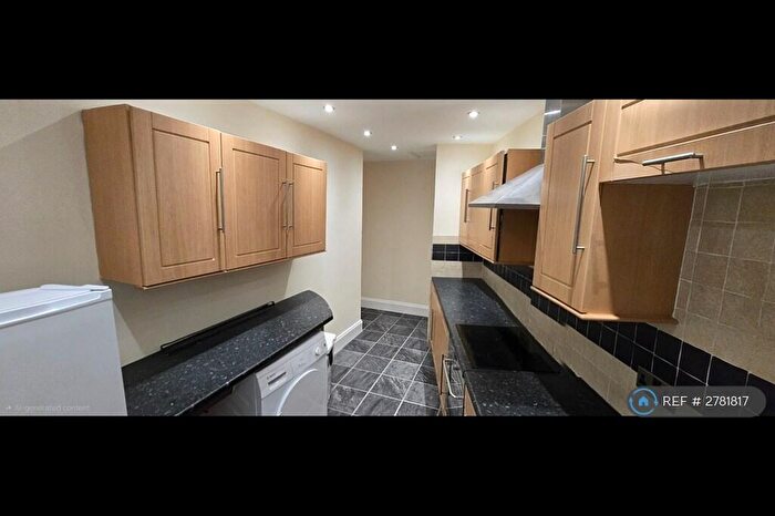 2 Bedroom Flat To Rent In Dudhope Street, Dundee, DD1