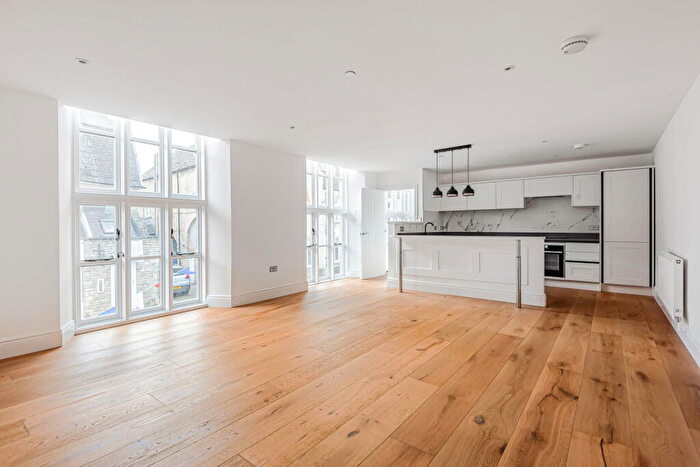 2 Bedroom Flat For Sale In Tetbury Town Centre, GL8
