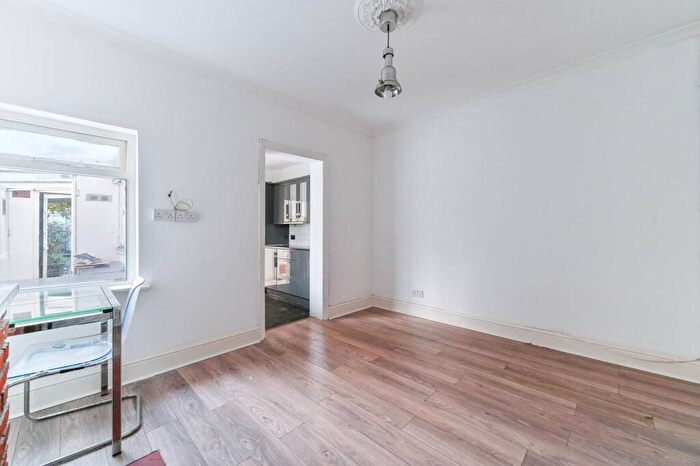 3 Bedroom Terraced House To Rent In Guildford Road, Selhurst, Croydon, CR0