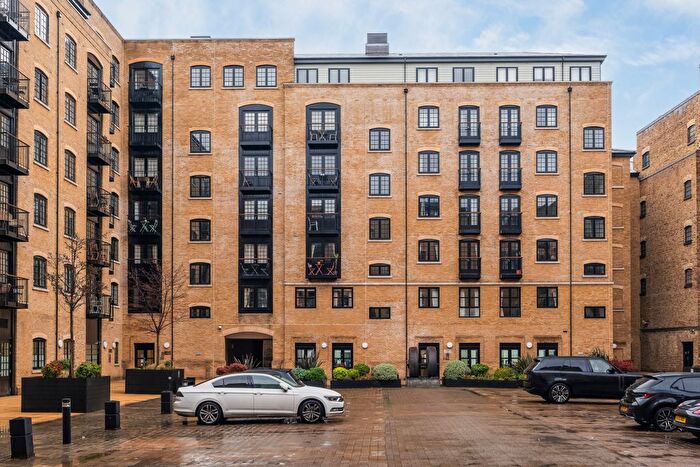 2 Bedroom Flat For Sale In Cayenne Court, London, SE1