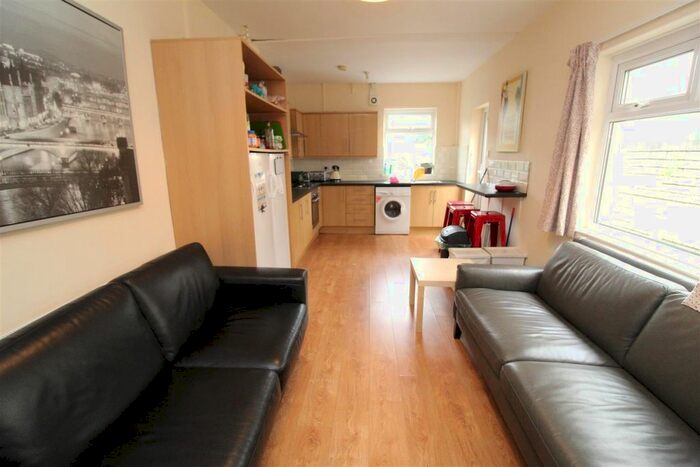 4 Bedroom Property To Rent In Mackintosh Place, Roath, Cardiff, CF24