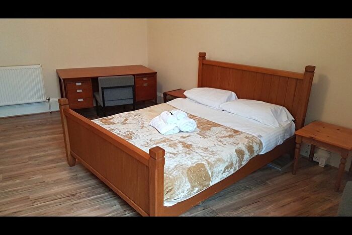 4 Bedroom Flat To Rent In East Preston Street, Edinburgh, EH8