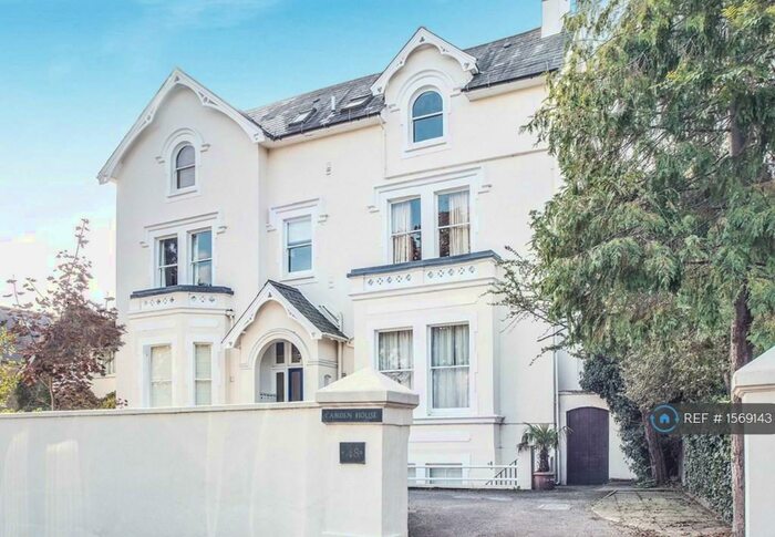 Studio To Rent In Camden House, East Molesey, KT8