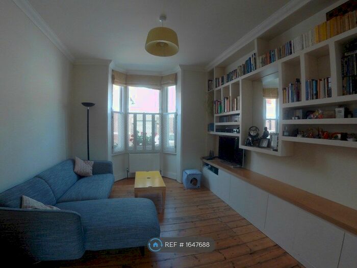 2 Bedroom Terraced House To Rent In Edwards Lane, Stoke Newington, London, N16