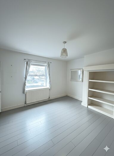 2 Bedroom Terraced House To Rent In Netherton, HD4