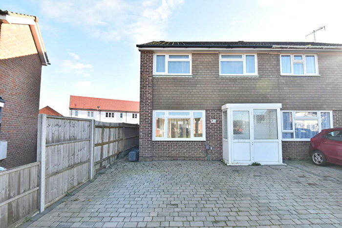 3 Bedroom Semi-Detached House To Rent In Shadwells Road, Lancing, BN15