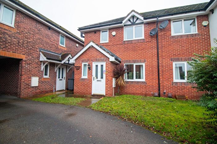 3 Bedroom Town House For Sale In Cygnet Close, Brampton Bierlow, S63