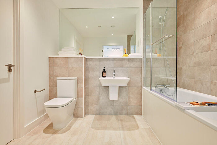 2 Bedroom Apartment To Rent In Apo - Barking Wharf, IG11