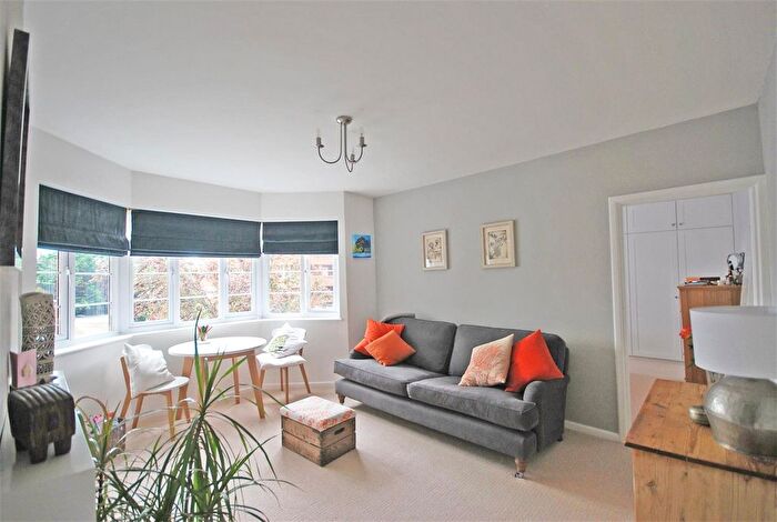 1 Bedroom Flat To Rent In Walpole Court, Twickenham, TW2
