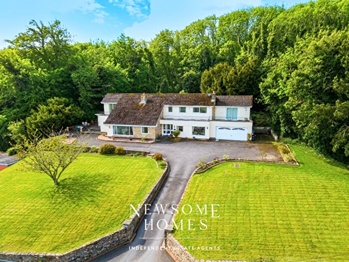 4 Bedroom Detached House For Sale In Carmel Road, Holywell, CH8