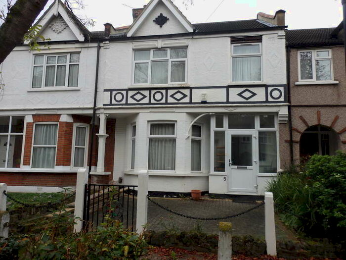 5 Bedroom Terraced House To Rent In Morrab Gardens, Seven Kings, IG3