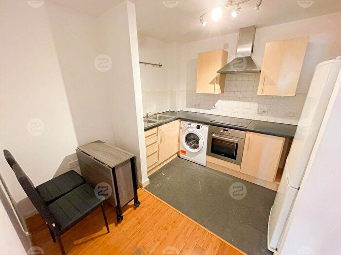 3 Bedroom Flat To Rent In Westside Two, Suffolk Street Queensway, Birmingham, B1