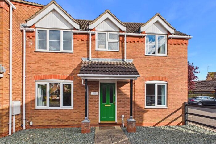 3 Bedroom Semi-Detached House For Sale In Akita Close, Spalding, Lincolnshire, PE11
