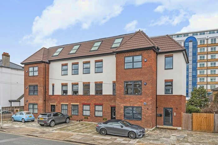 2 Bedroom Flat To Rent In Palace Grove, Bromley, BR1