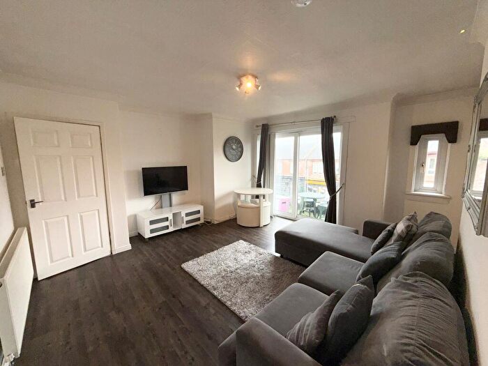 2 Bedroom Flat To Rent In Craigneuk Street, Wishaw, ML2