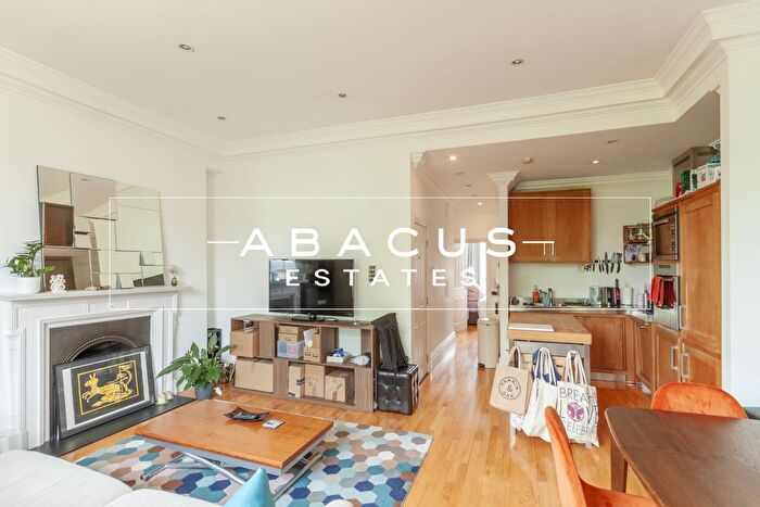 2 Bedroom Flat To Rent In Greencroft Gardens, West Hampstead, NW6