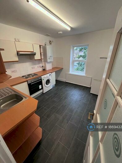 2 Bedroom Flat To Rent In Pembroke Road, Erith, DA8