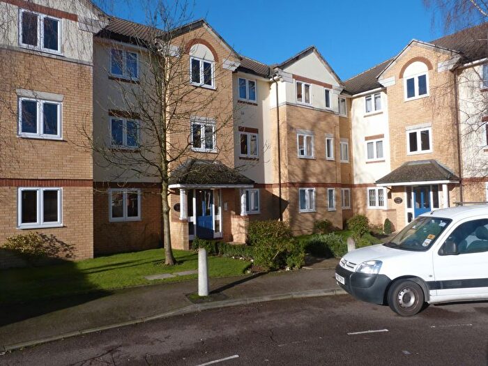 2 Bedroom Flat To Rent In Grenville Place, London, NW7