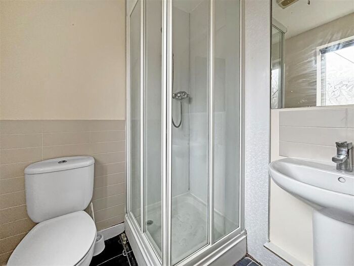 2 Bedroom Flat For Sale In Elm Grove, Southsea, PO5
