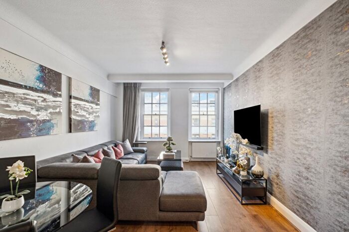 2 Bedroom Flat To Rent In Cumberland Court, Great Cumberland Place, W1H