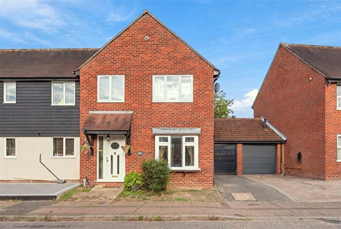 4 Bedroom Semi-Detached House For Sale In Fennfields Road, South Woodham Ferrers, Chelmsford, Essex, CM3