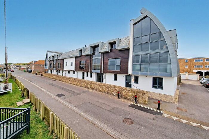 2 Bedroom Flat For Sale In Bridport, DT6