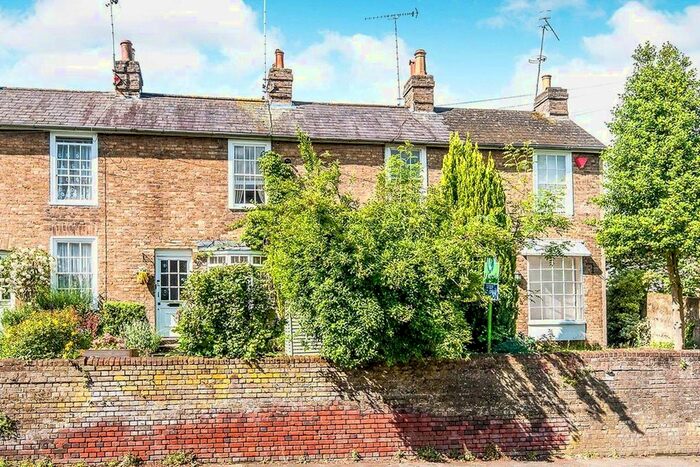 1 Bedroom Detached House To Rent In Old Dover Road, Canterbury, Kent, CT1