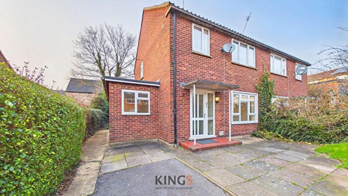 4 Bedroom Semi Detached House To Rent In Bradshaws, Hatfield, AL10