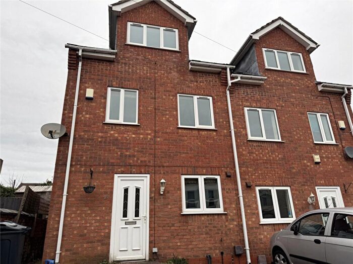 3 Bedroom Town House To Rent In Breach Road, Heanor, Derbyshire, DE75