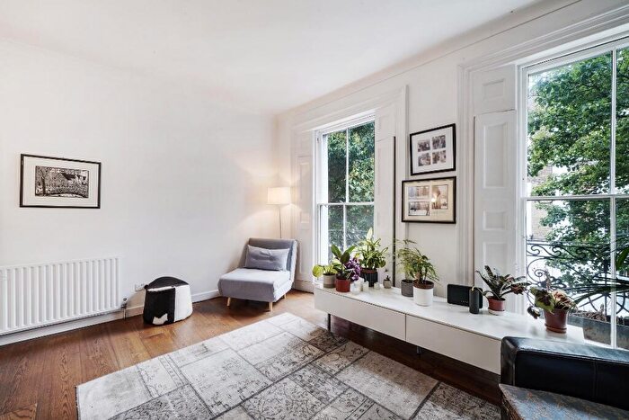 3 Bedroom Apartment To Rent In Richmond Avenue, London, N1