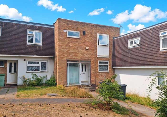3 Bedroom Terraced House For Sale In Brussels Way, Luton, Bedfordshire, LU3