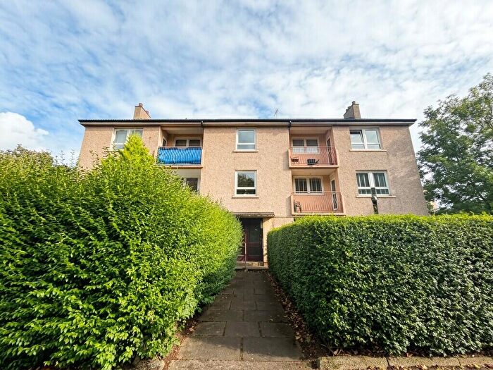 2 Bedroom Flat To Rent In Anstruther Street, Tollcross, G32