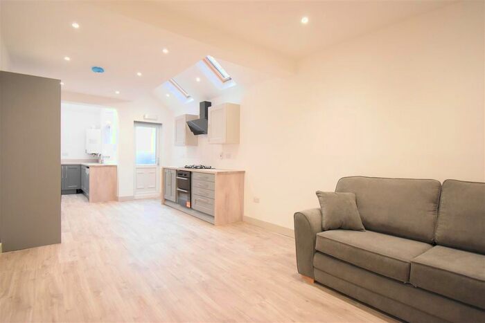 6 Bedroom Terraced House To Rent In Tiverton Road, Selly Oak, Birmingham, B29