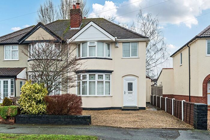 3 Bedroom Semi Detached House For Sale In Elm Avenue, Wolverhampton, WV11
