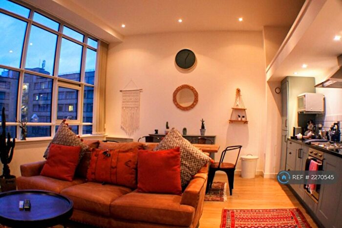 2 Bedroom Flat To Rent In Albion Street, Glasgow, G1