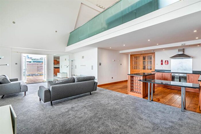 2 Bedroom Apartment To Rent In Grainger Street, City Centre, NE1