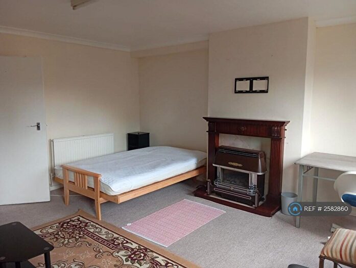 3 Bedroom Maisonette To Rent In Alma Street, London, E15