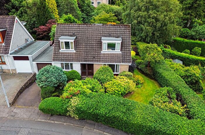 3 Bedroom Semi-Detached House For Sale In Arden Grove, Kilsyth, G65