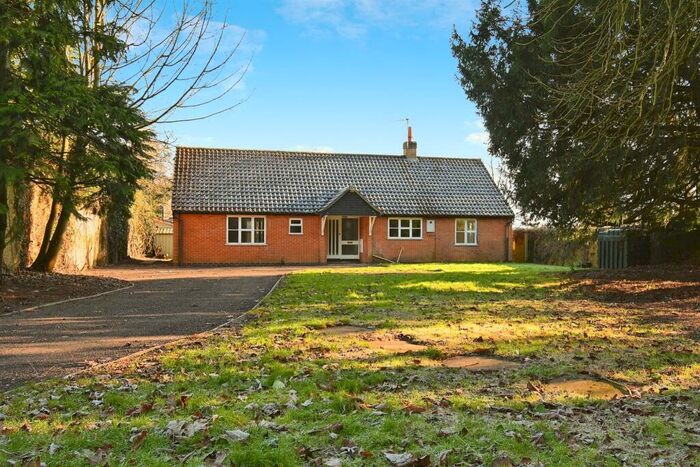 3 Bedroom Detached Bungalow For Sale In Pucks Corner, Riddlesworth, Diss, IP22