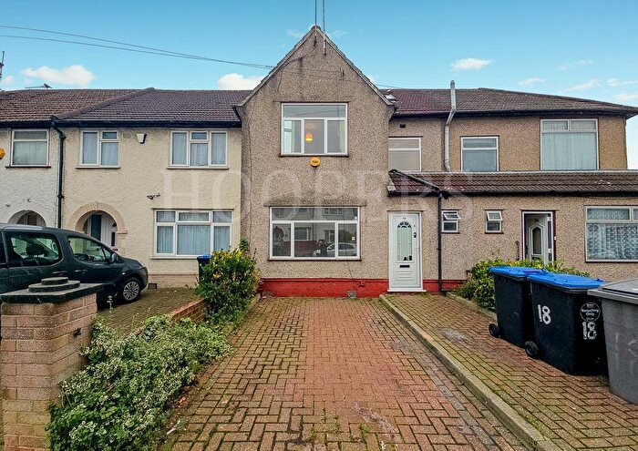 5 Bedroom Terraced House To Rent In Waterloo Road, London, NW2