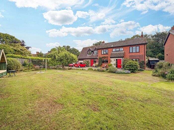 4 Bedroom Detached House For Sale In Stunning Detached Family Home In Tuttington Near Aylsham., NR11