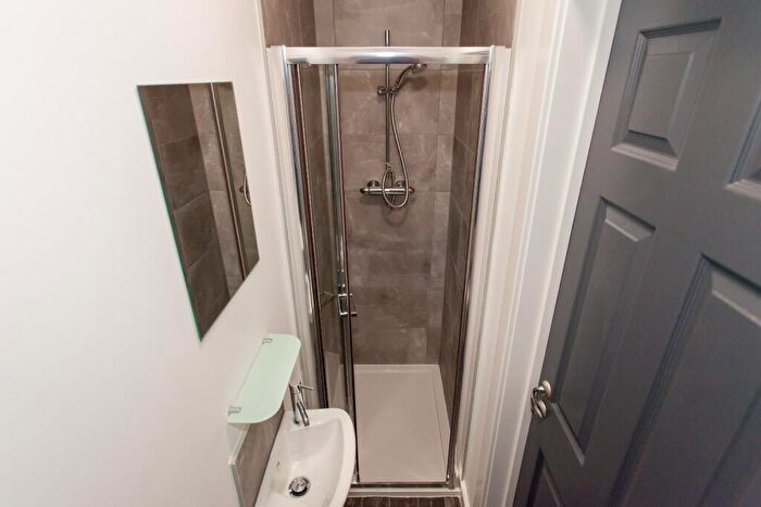 1 Bedroom End Of Terrace House To Rent In High Street North, Dunstable, LU6