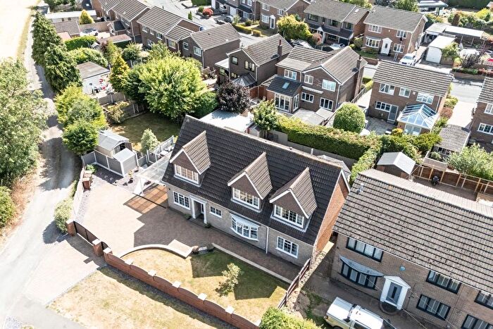 5 Bedroom Detached House For Sale In Sheepwalk Lane, Castleford, WF10